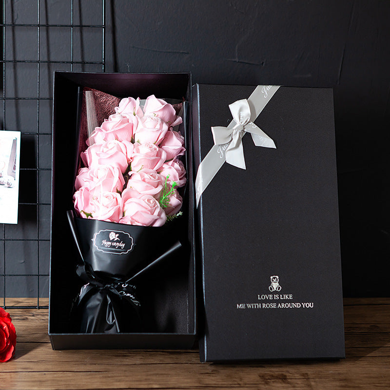 Romantisches Seifenrosen-Bouquet