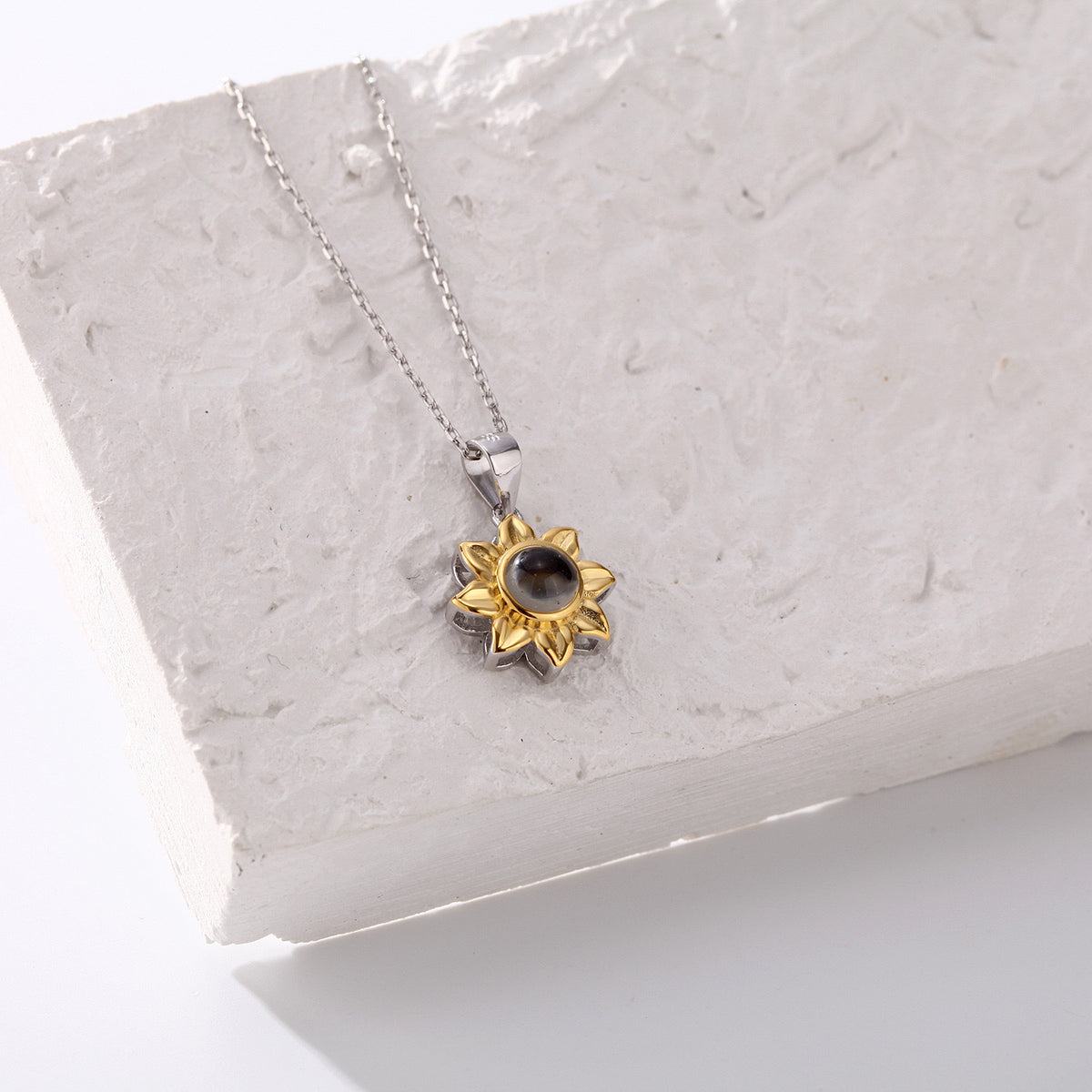 Liebe in voller Blüte – Halskette aus 925er Sterlingsilber