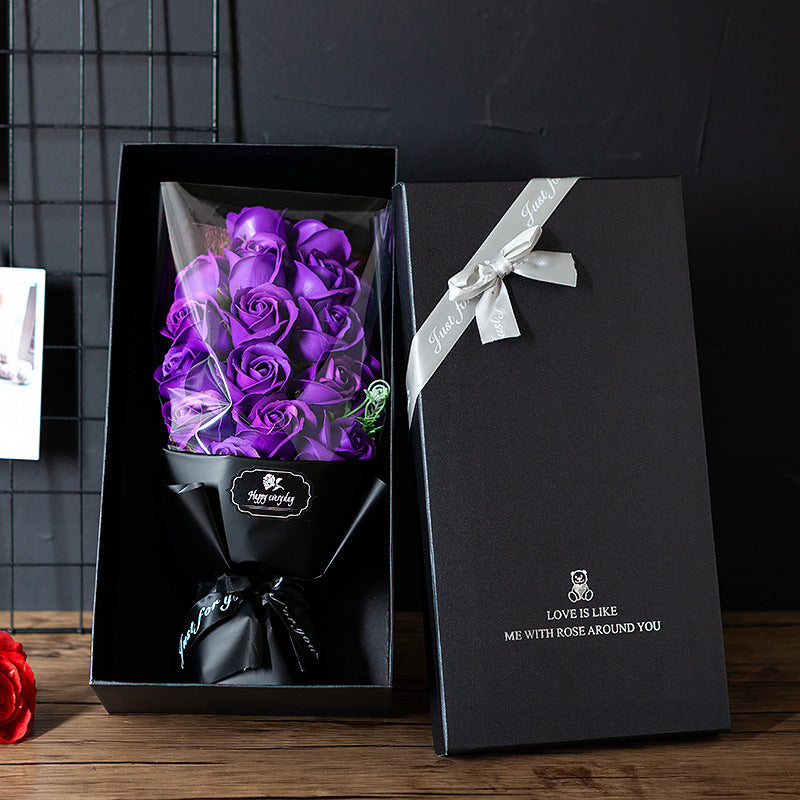 Romantisches Seifenrosen-Bouquet