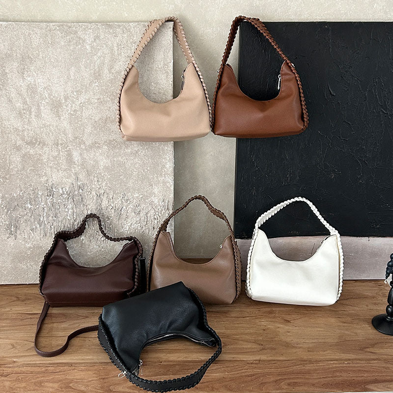 Modische Halbmond-Achseltasche mit besonderer Textur